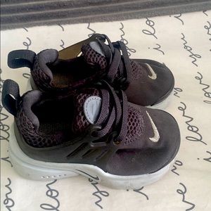 Kids toddler Nike sneakers